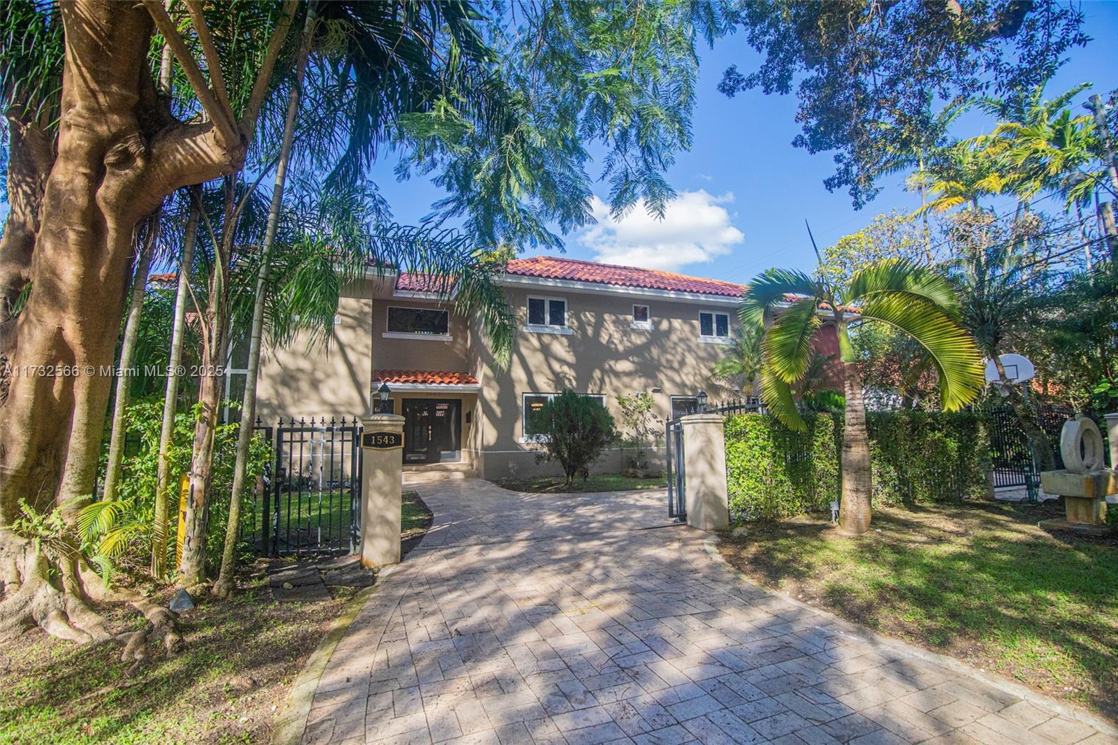 1543 Dorado Ave
