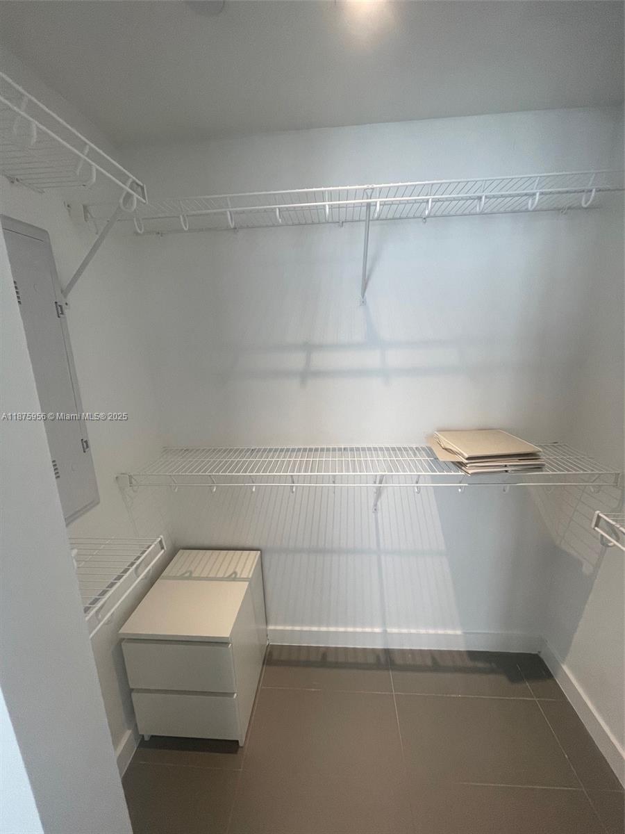 CANVAS CONDO - Residential