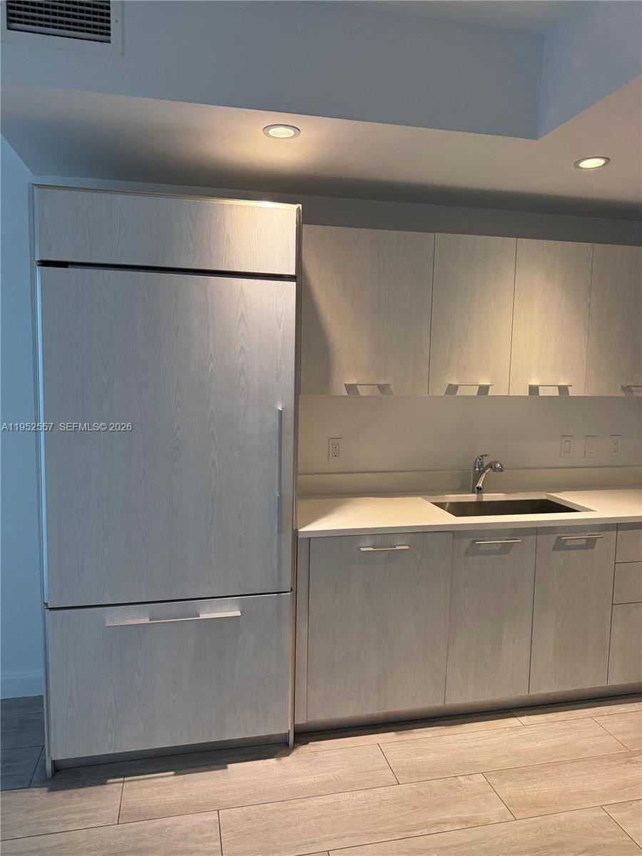 BRICKELL HEIGHTS EAST CON - Residential