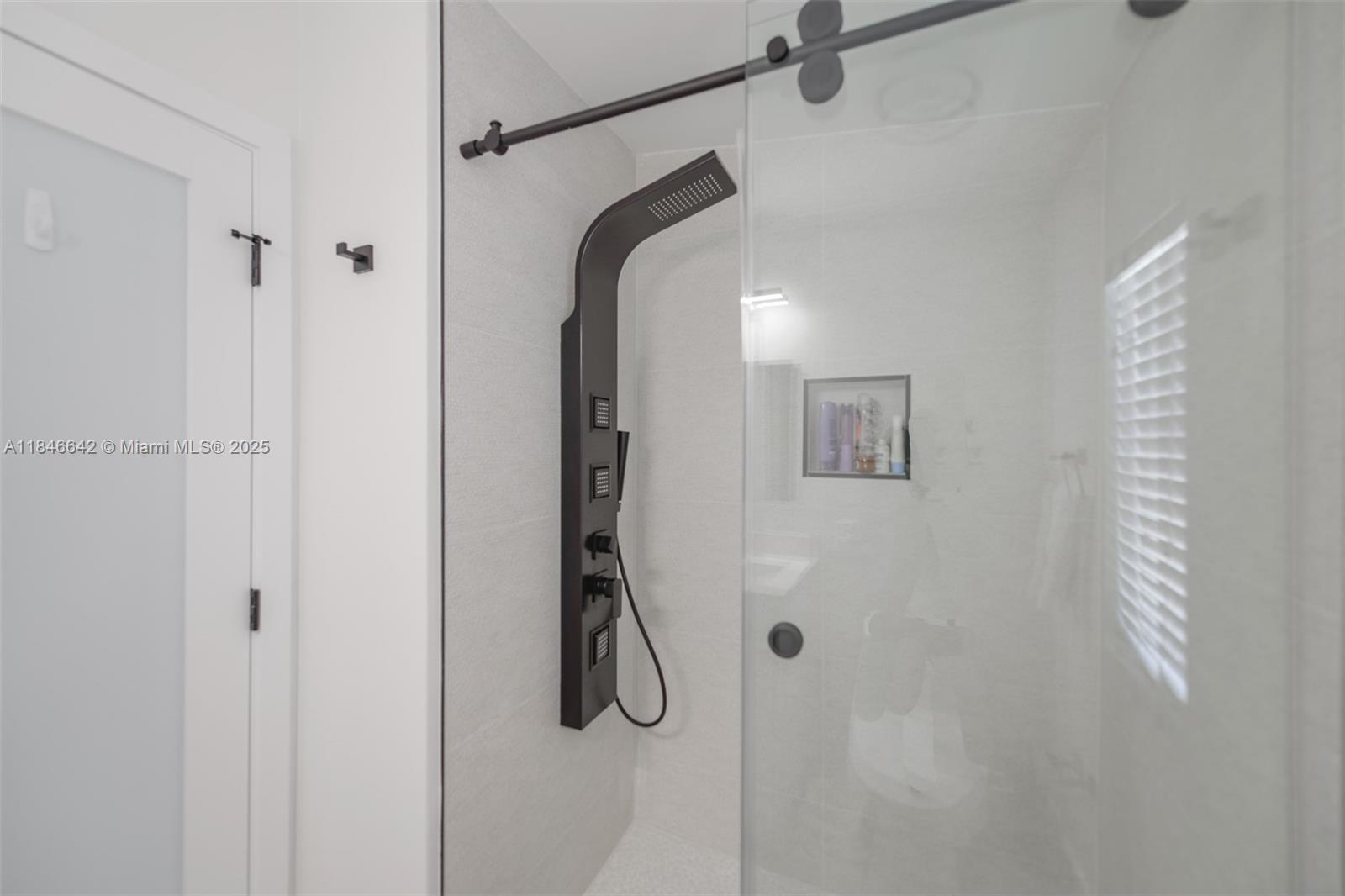 SEXTON COVES ESTATES - Residential