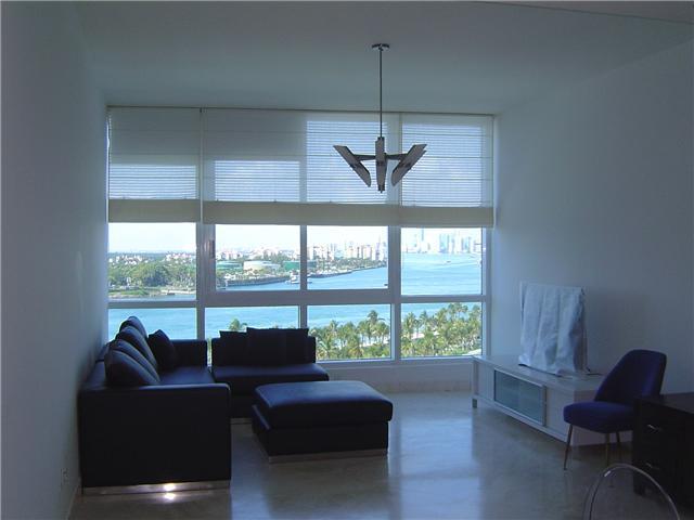 Turnkey large, 1 bdrm apt, with gorgeous views from every room. Unit comes complete furnished, easy to show. Call LA. Unit available from Sept 1st 2015 - July 31st 2016.