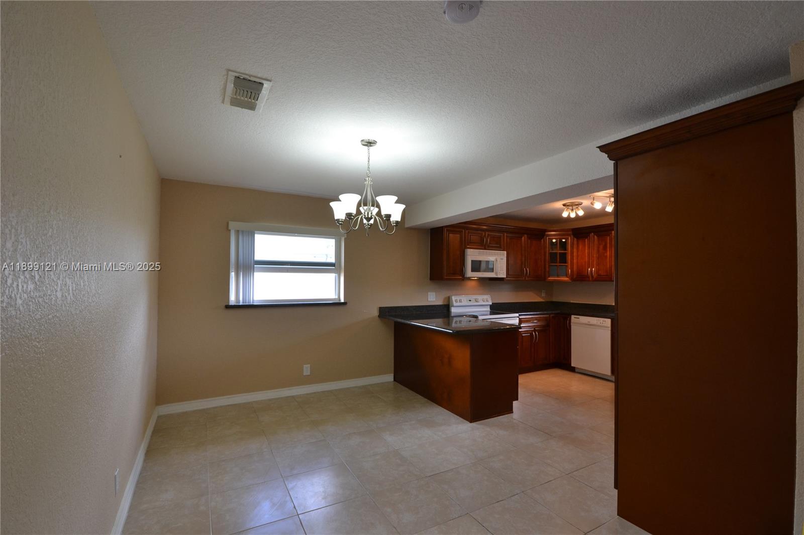 LAKES GARDEN CONDO - Residential Lease