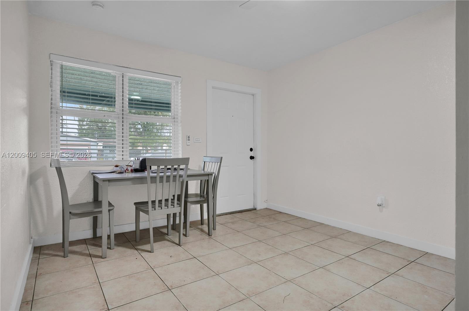AIRLINE ESTATES UNIT NO 1 - Residential Income