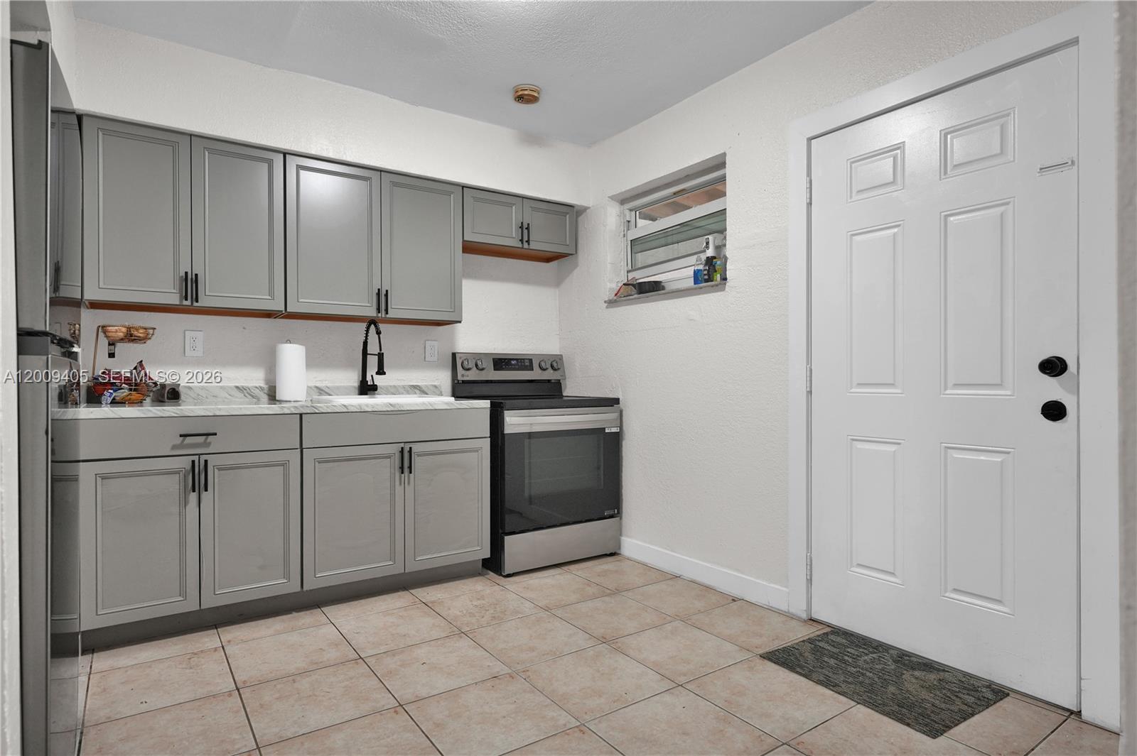AIRLINE ESTATES UNIT NO 1 - Residential Income