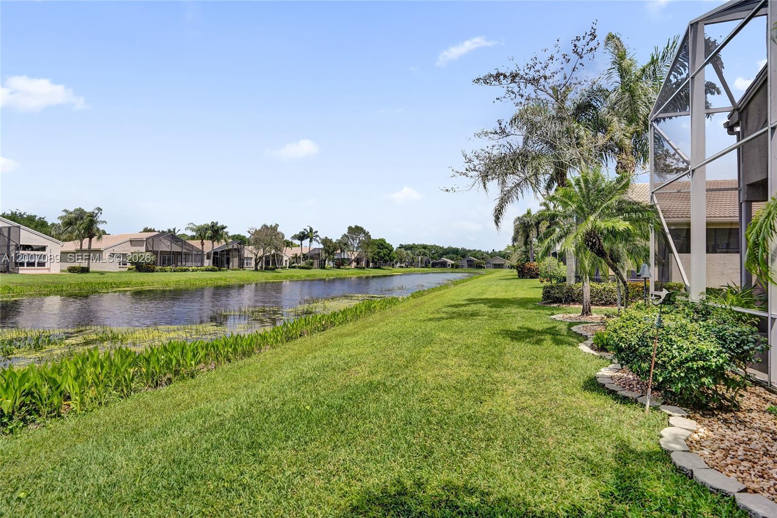 VALENCIA SHORES 3 - Residential
