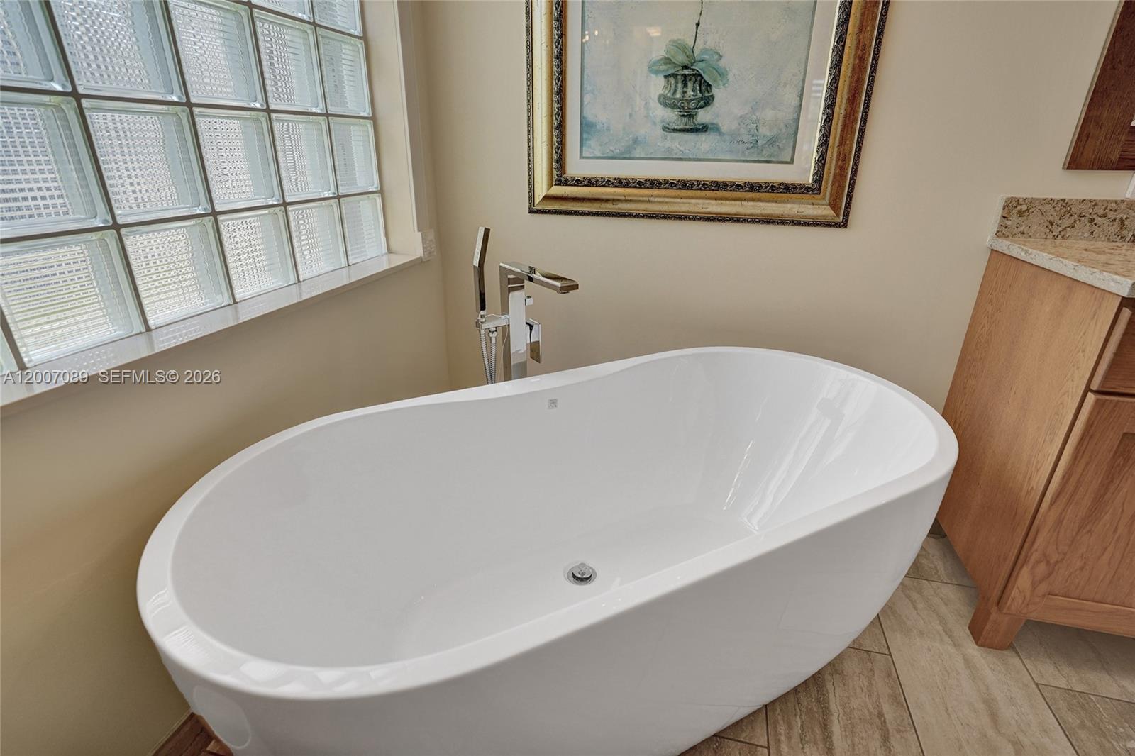 VALENCIA SHORES 3 - Residential