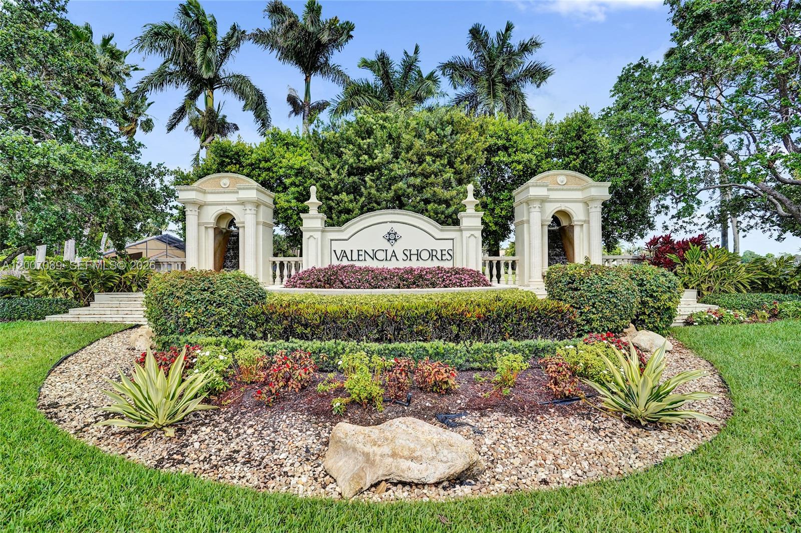 VALENCIA SHORES 3 - Residential