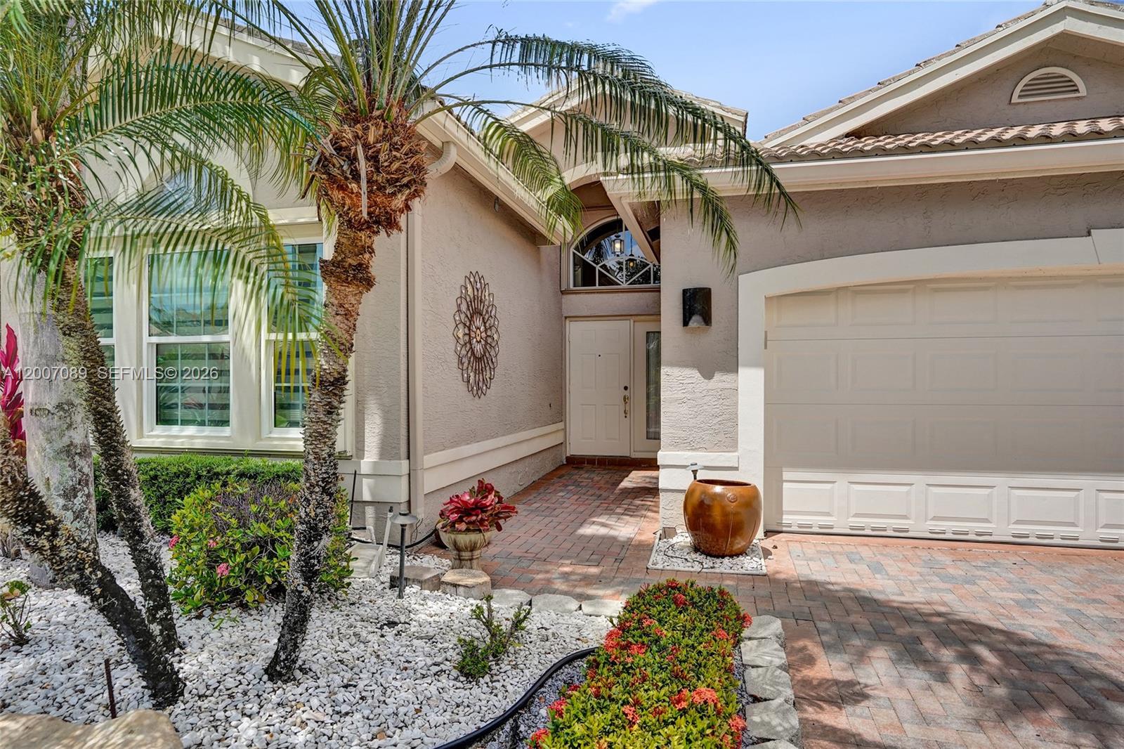 VALENCIA SHORES 3 - Residential