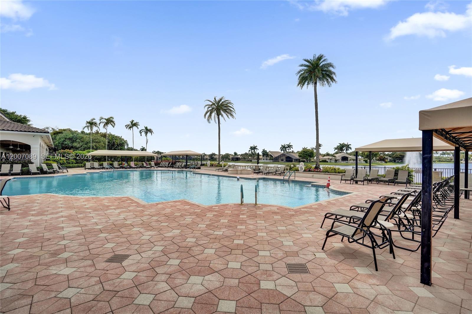 VALENCIA SHORES 3 - Residential