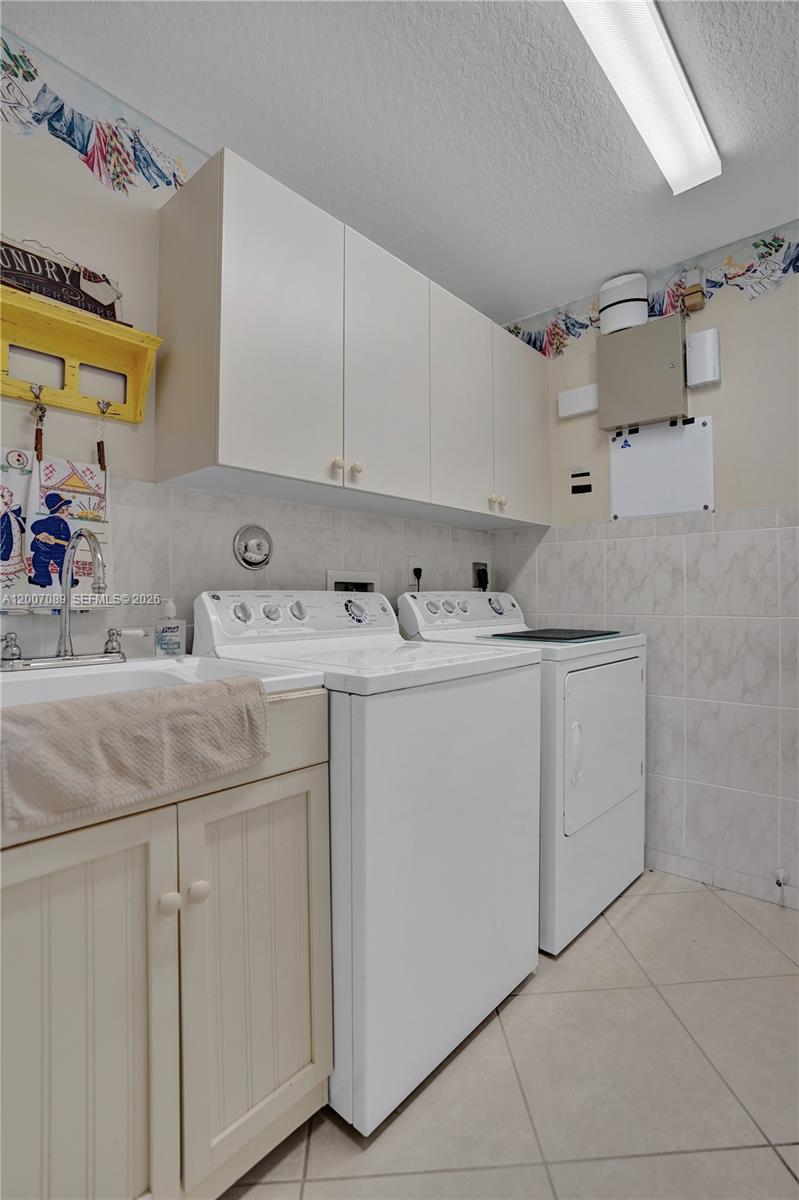 VALENCIA SHORES 3 - Residential