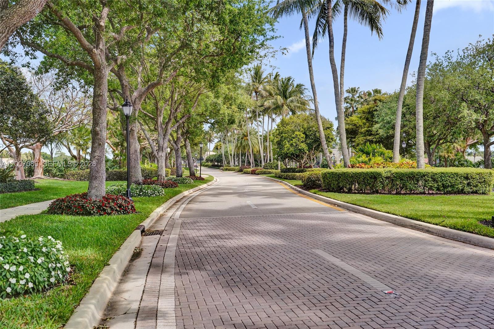 VALENCIA SHORES 3 - Residential