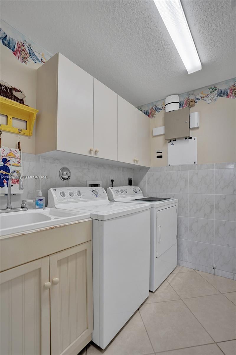 VALENCIA SHORES 3 - Residential