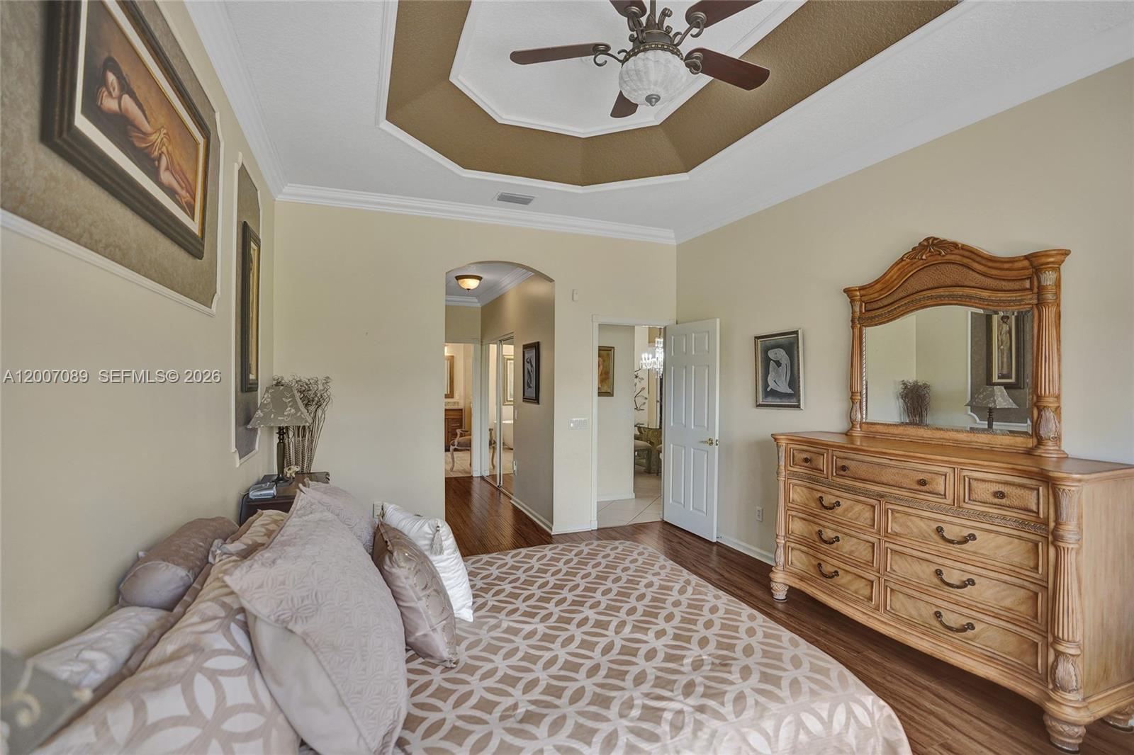 VALENCIA SHORES 3 - Residential