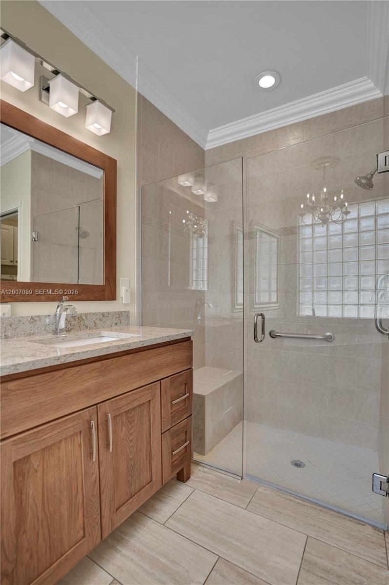 VALENCIA SHORES 3 - Residential