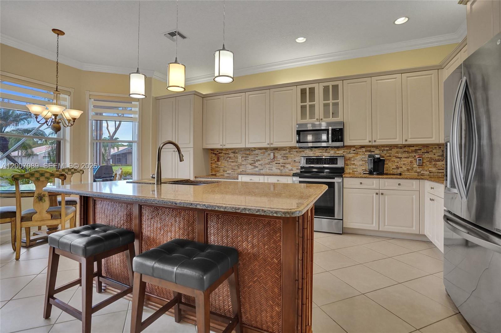 VALENCIA SHORES 3 - Residential
