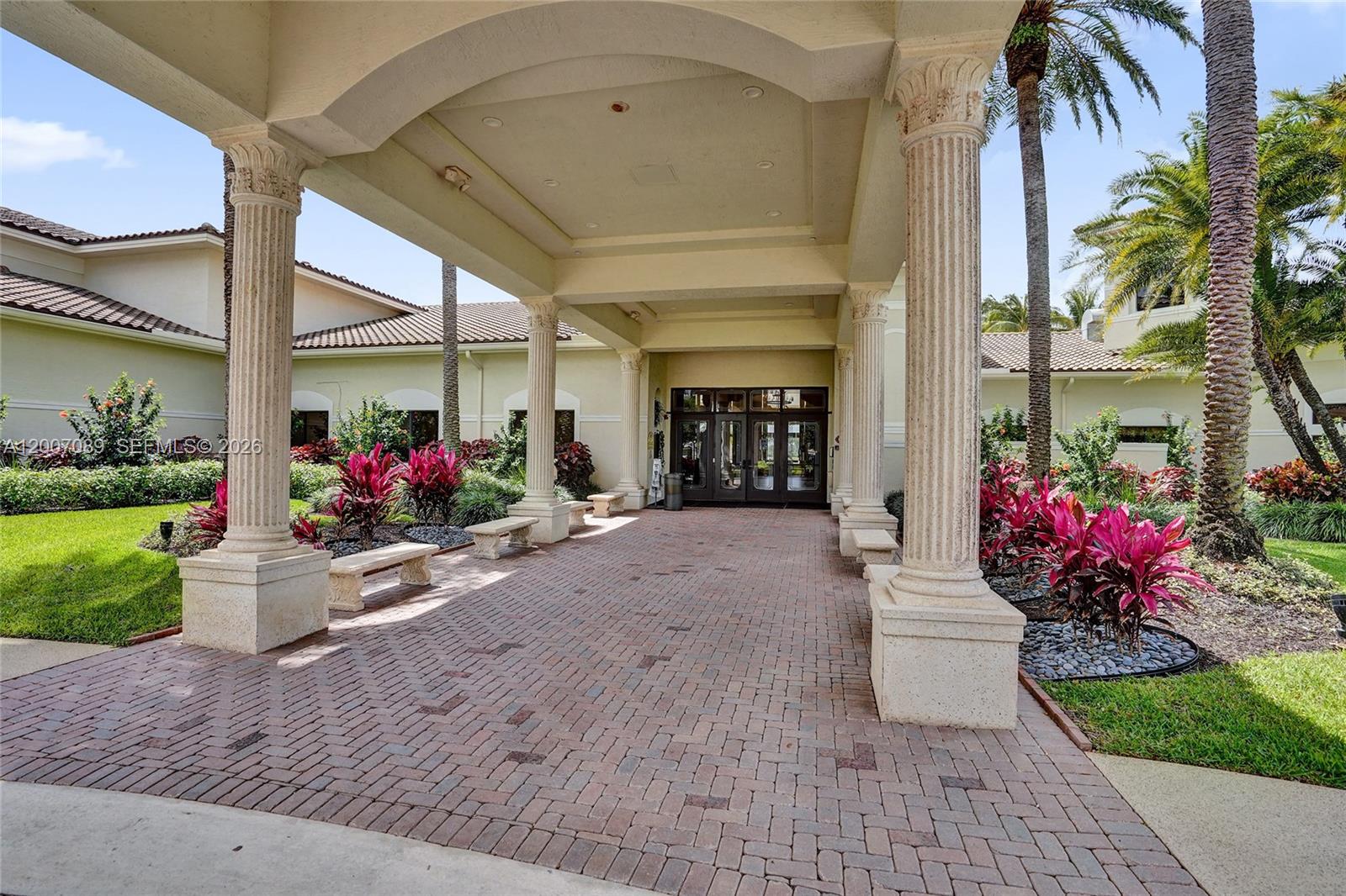 VALENCIA SHORES 3 - Residential