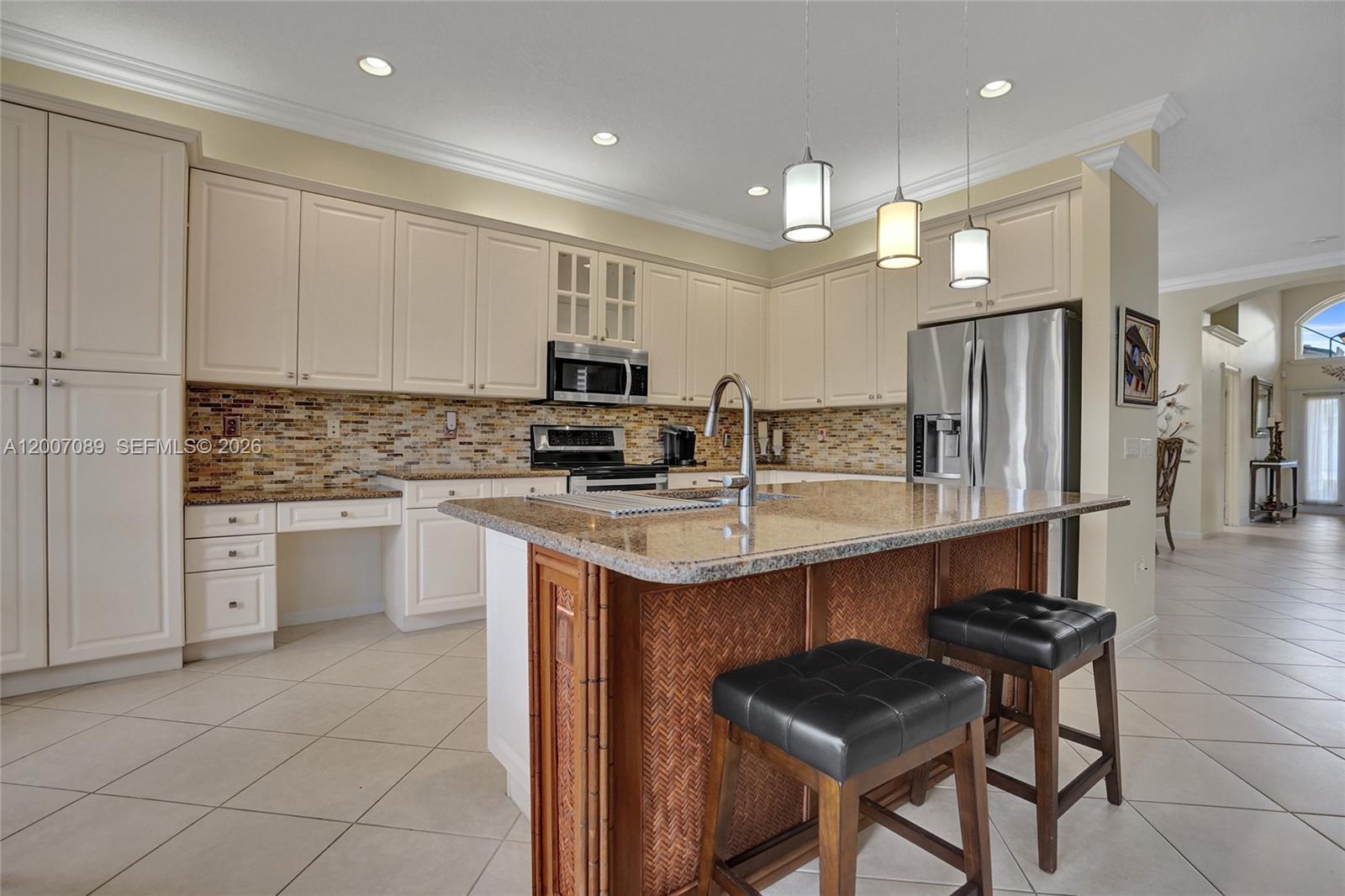 VALENCIA SHORES 3 - Residential
