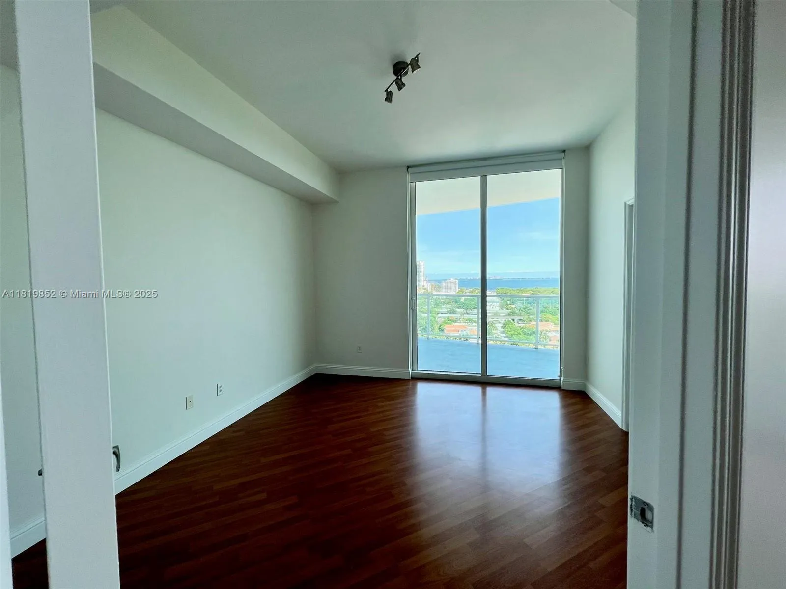 Miami, Florida 33129, United States, 3 Bedrooms Bedrooms, ,2 BathroomsBathrooms,Residential,Active,148995