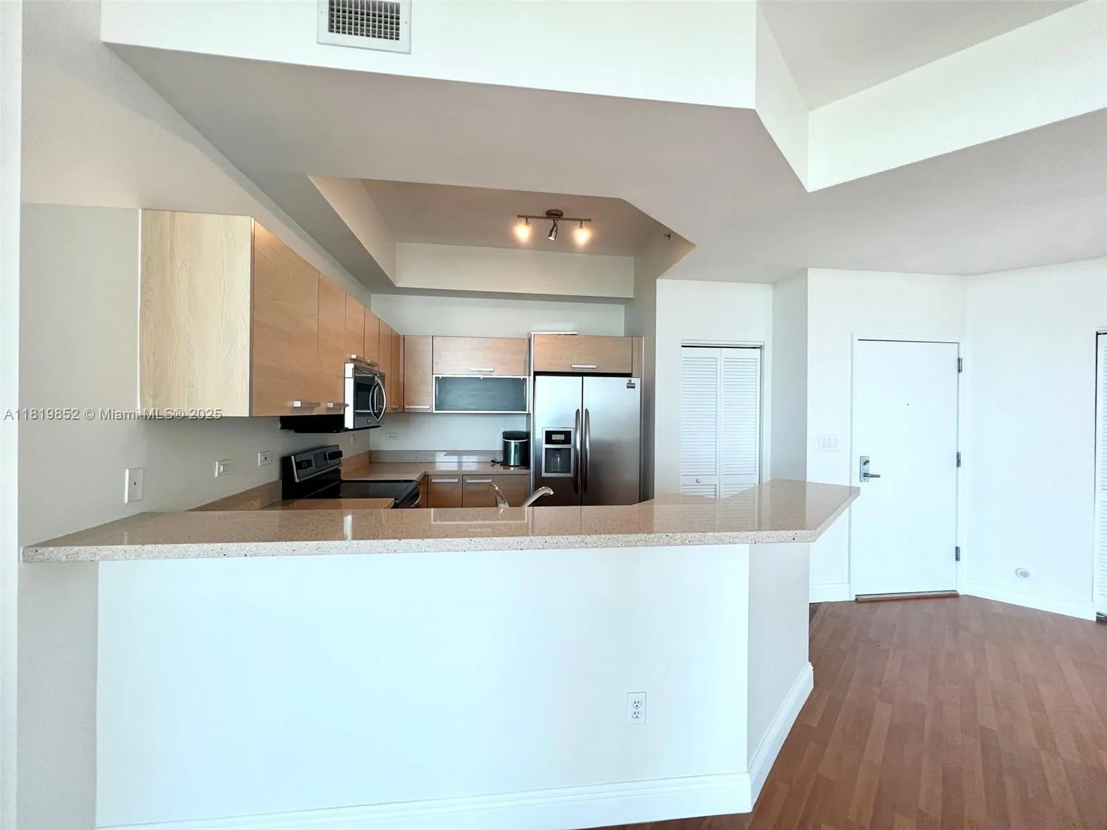 Miami, Florida 33129, United States, 3 Bedrooms Bedrooms, ,2 BathroomsBathrooms,Residential,Active,148995