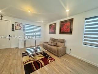 MARIE ESTATES - Residential