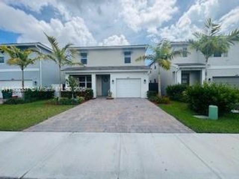 Photo of 687 SE 17th Ave, Homestead, FL 33033 (MLS # A11900337)