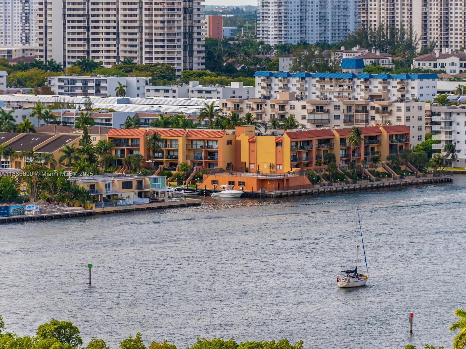 PARQUE TOWERS CONDO - Residential