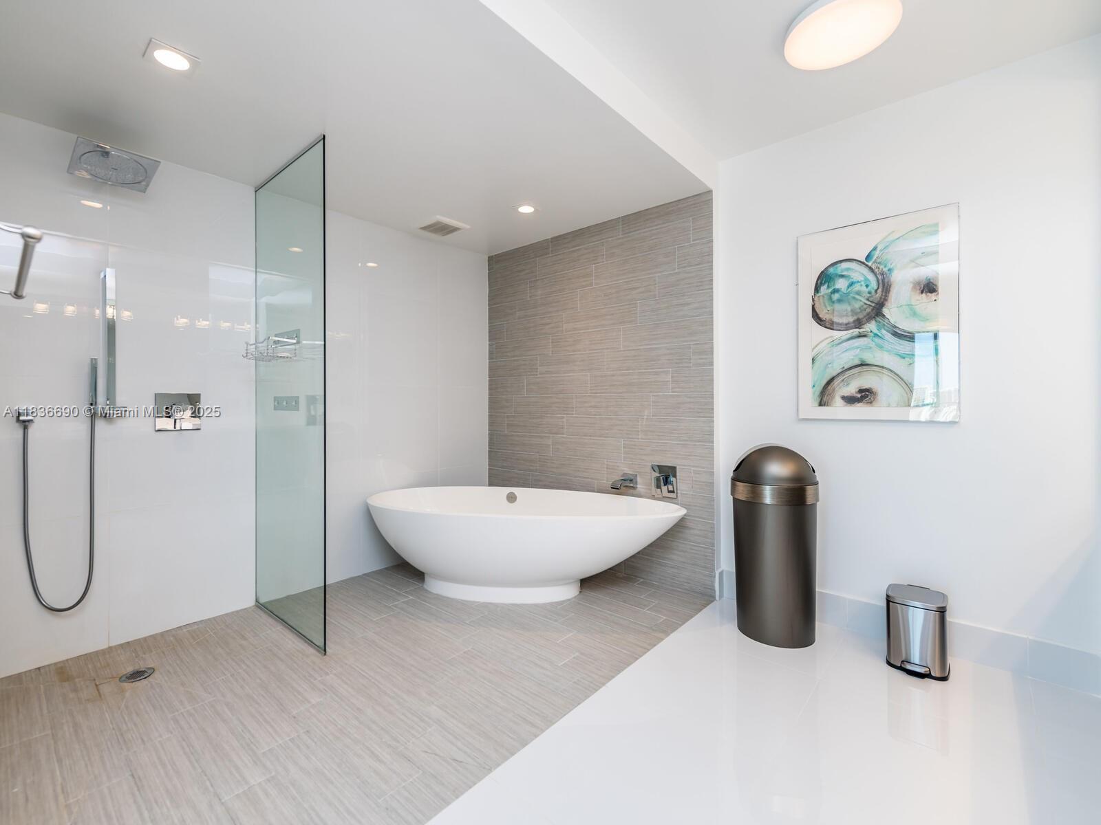 PARQUE TOWERS CONDO - Residential