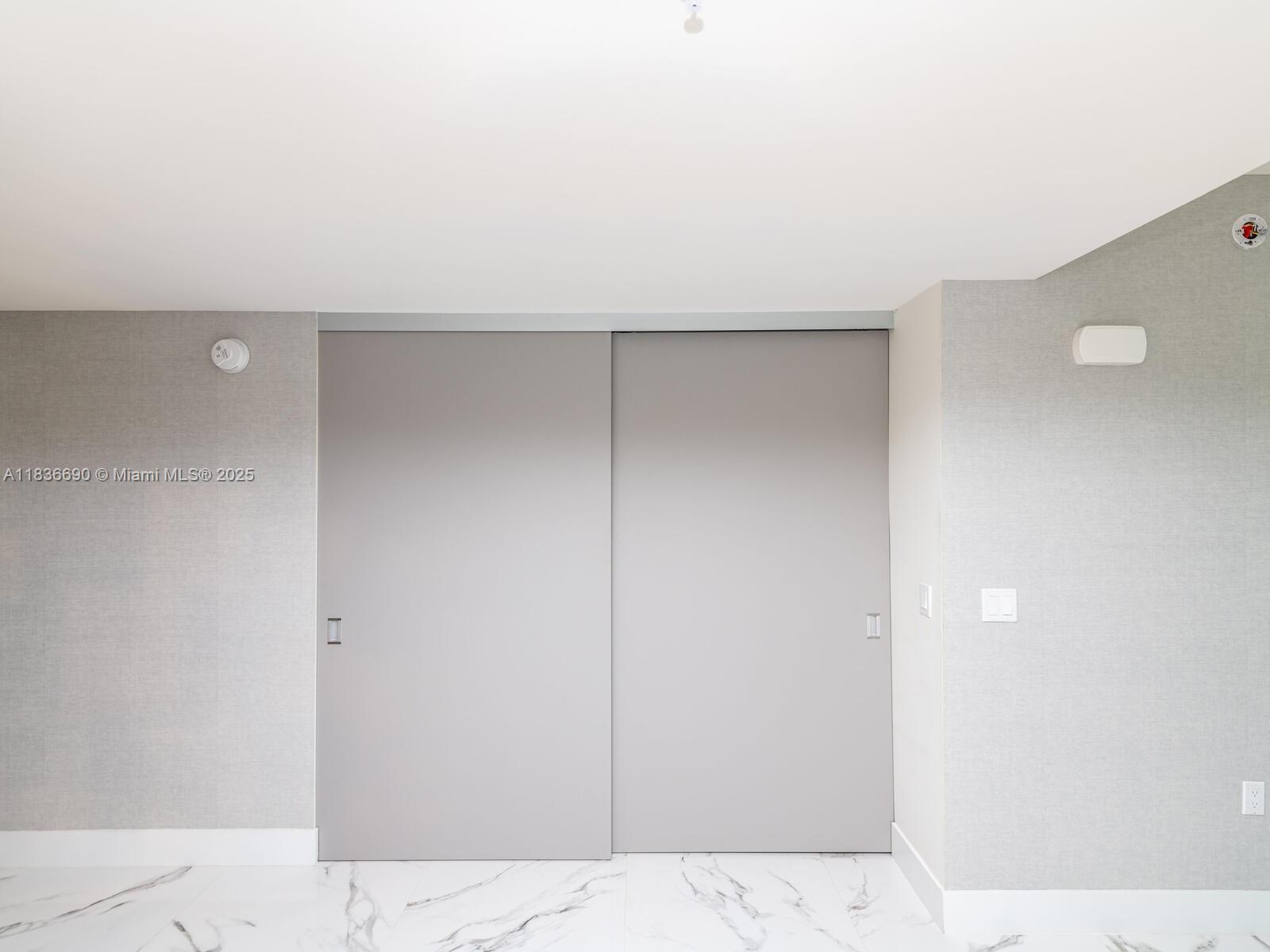 PARQUE TOWERS CONDO - Residential