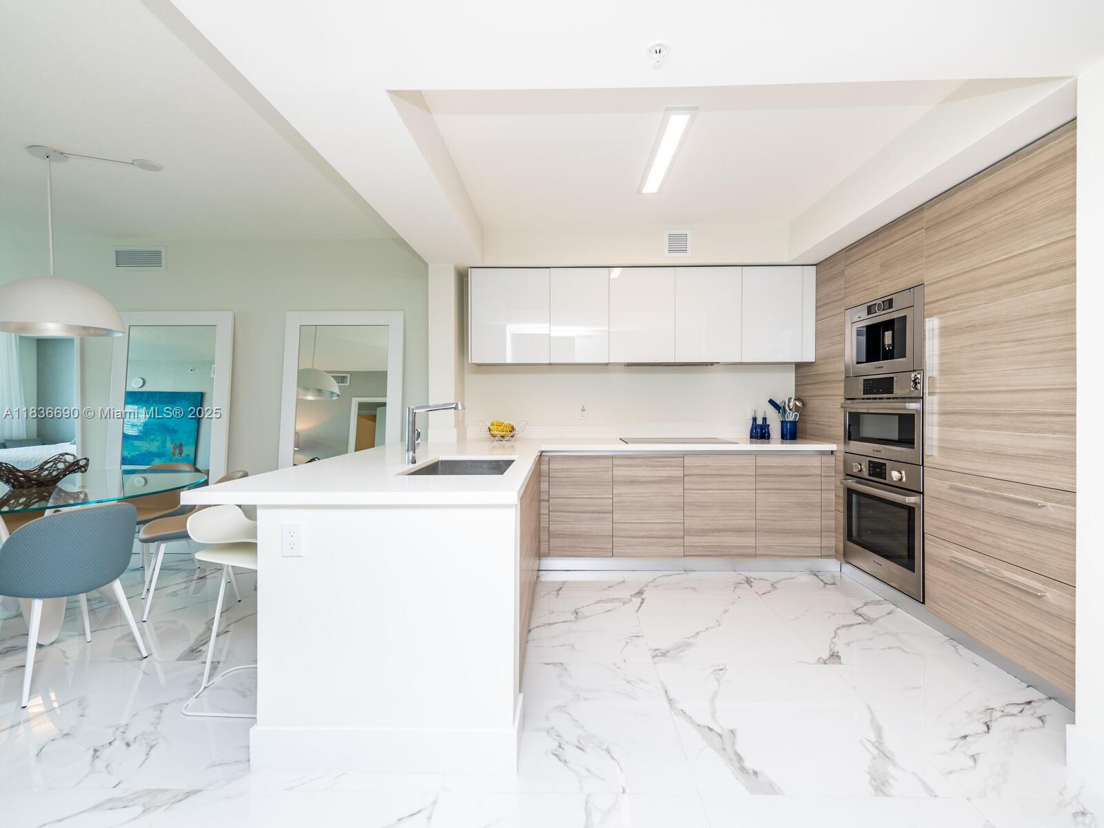 PARQUE TOWERS CONDO - Residential