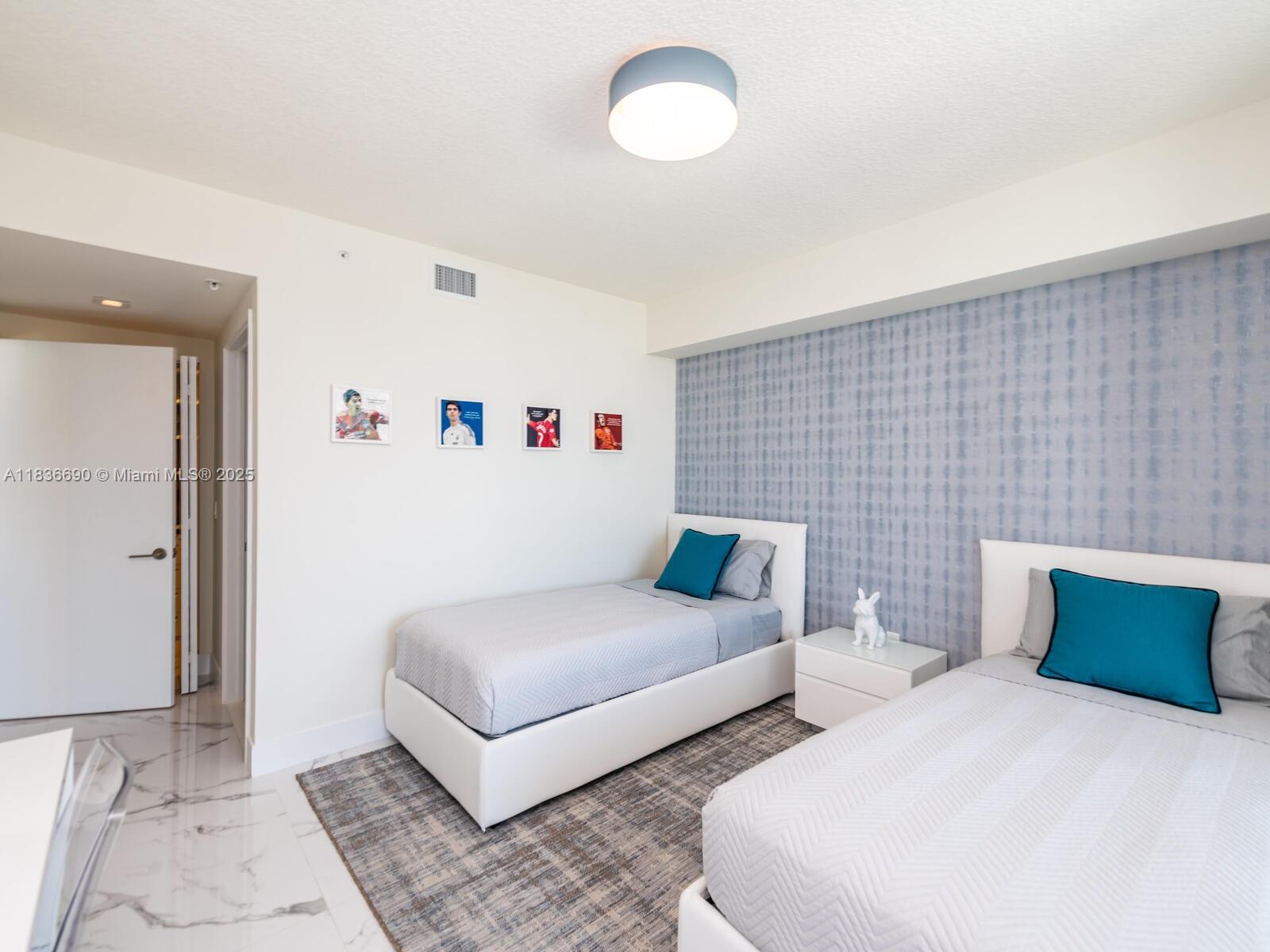 PARQUE TOWERS CONDO - Residential