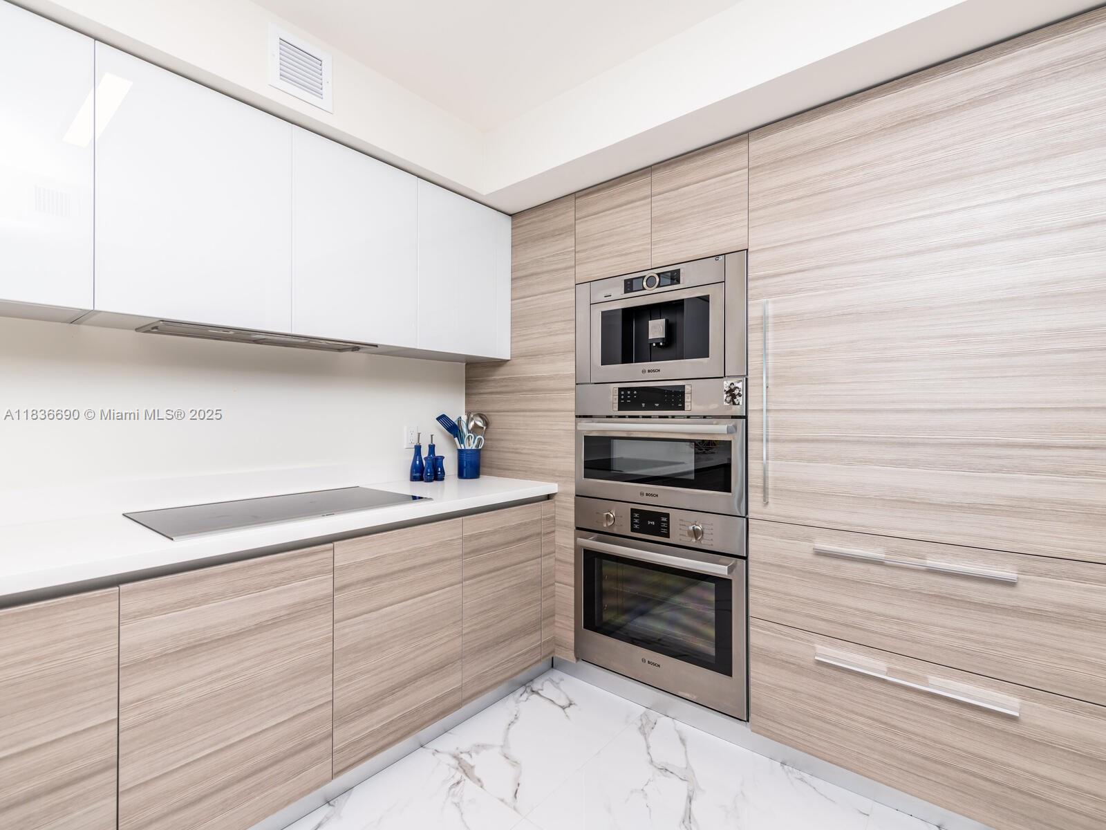 PARQUE TOWERS CONDO - Residential