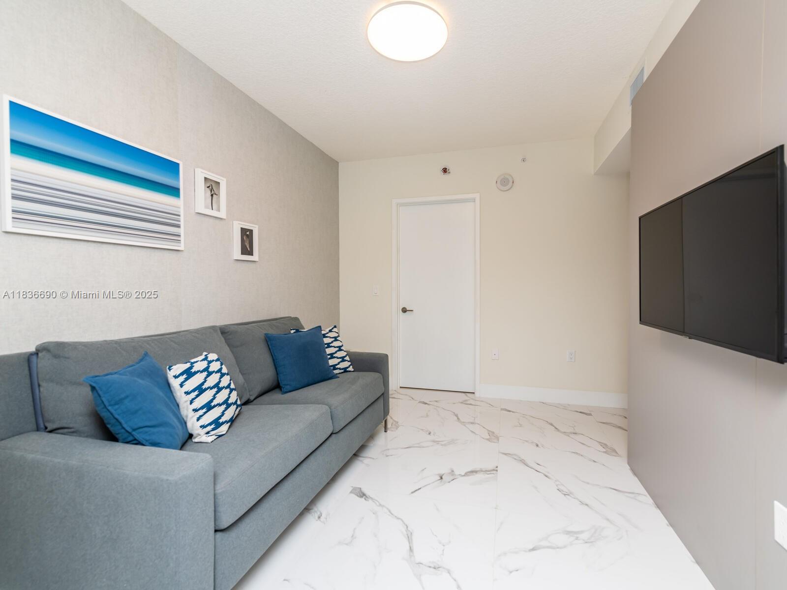 PARQUE TOWERS CONDO - Residential