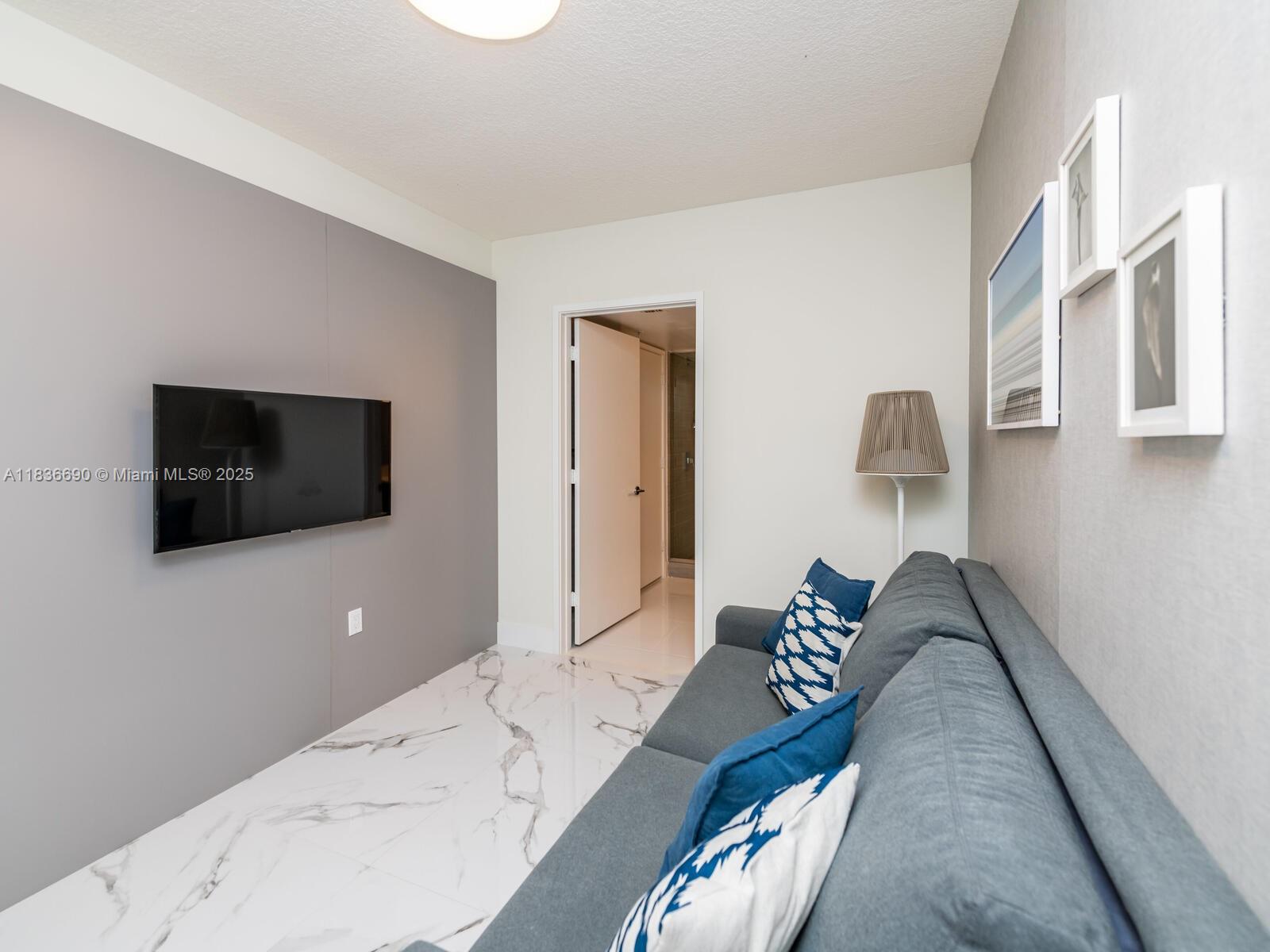 PARQUE TOWERS CONDO - Residential