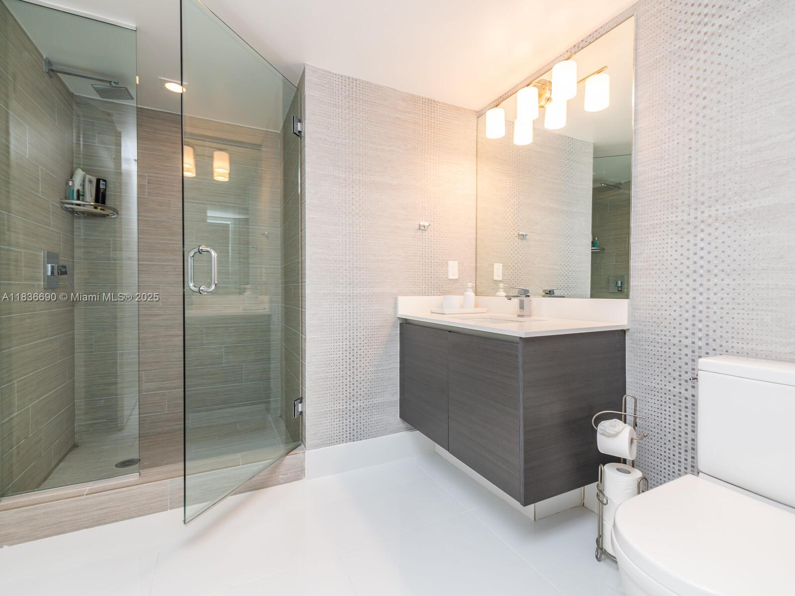 PARQUE TOWERS CONDO - Residential