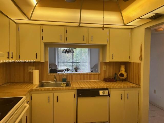 COLONY POINT 4 CONDO - Residential