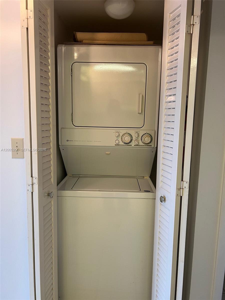 COLONY POINT 4 CONDO - Residential