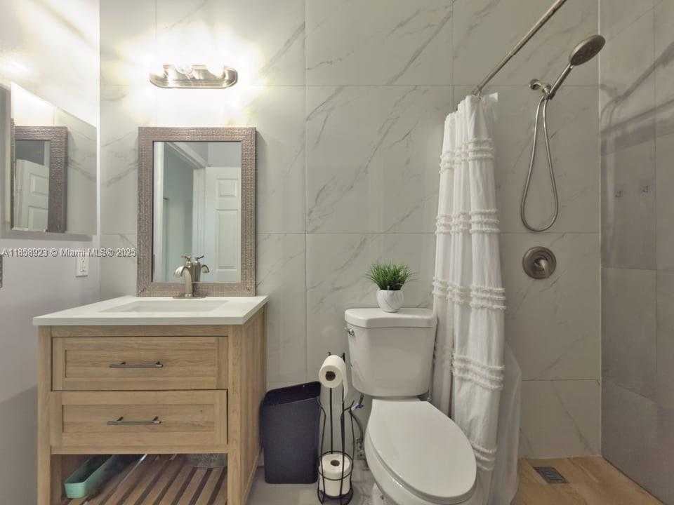 LAKES BY THE BAY GEE - Residential