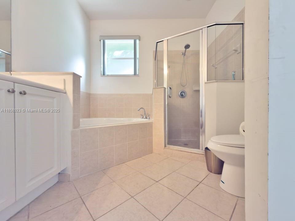 LAKES BY THE BAY GEE - Residential