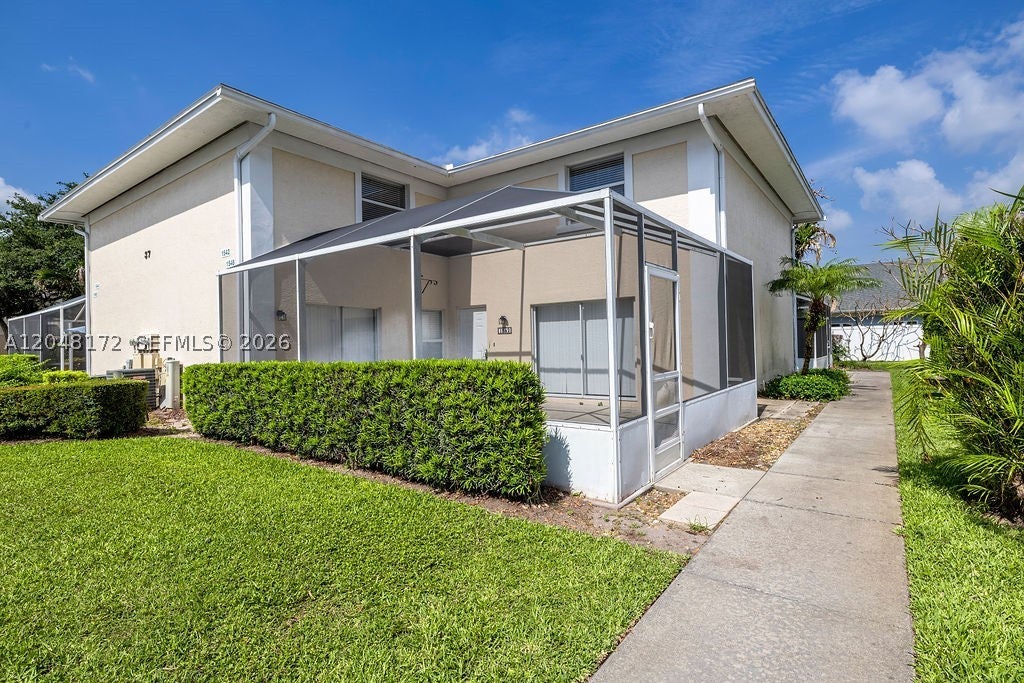 Photo of 1542 N Lawnwood Cir #37D, Fort Pierce, FL 34950 (MLS # A12048172)