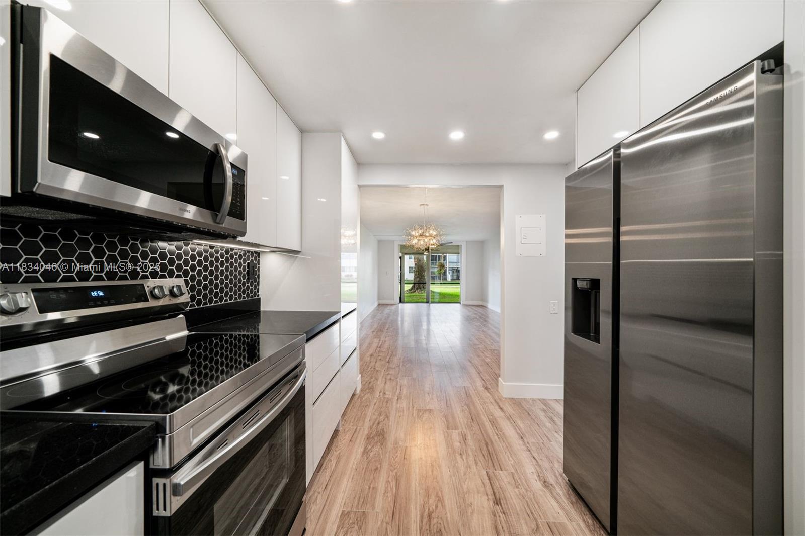 HOLLYBROOK GOLF - Residential Lease