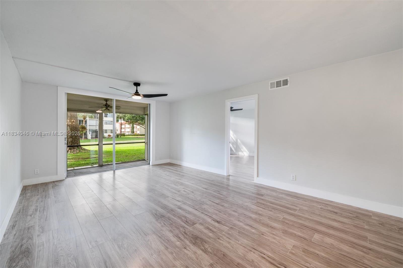 HOLLYBROOK GOLF - Residential Lease