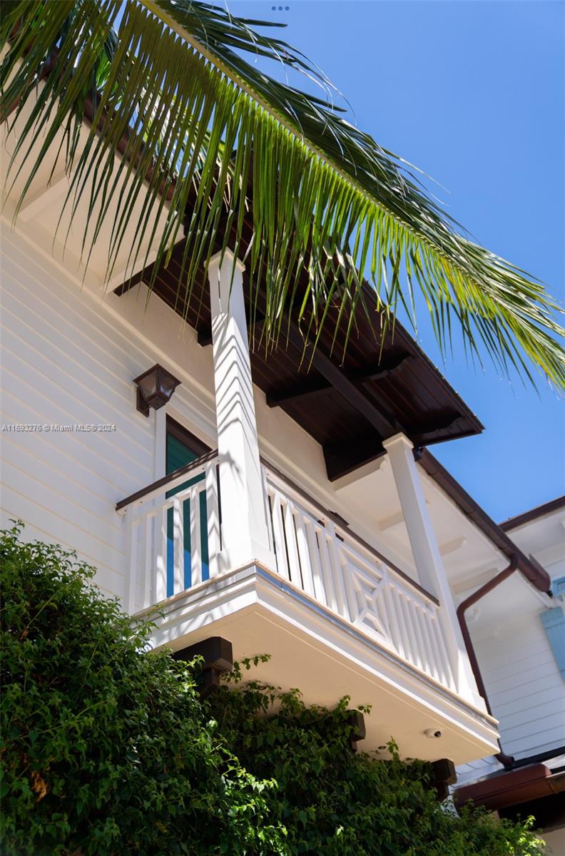 25-40-42~ S 100 FT OF N 4 - Residential