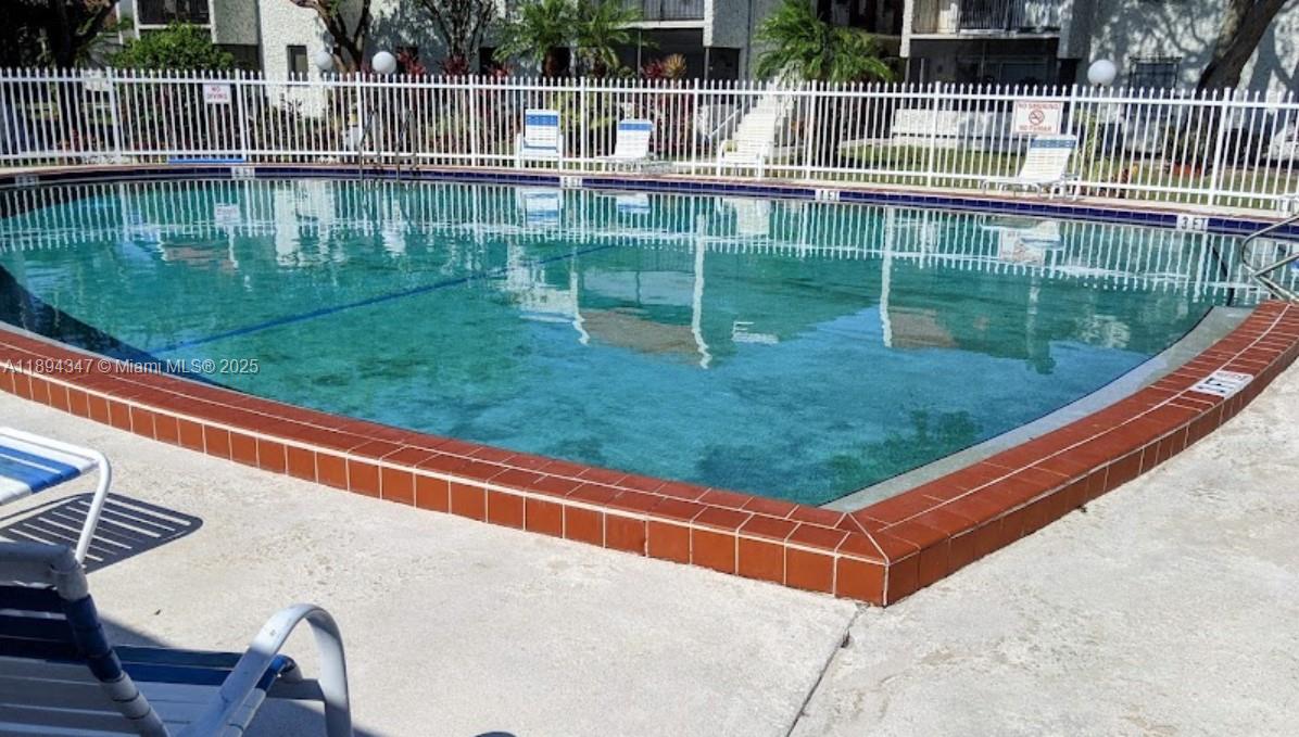 CASA GRANADA CONDO - Residential