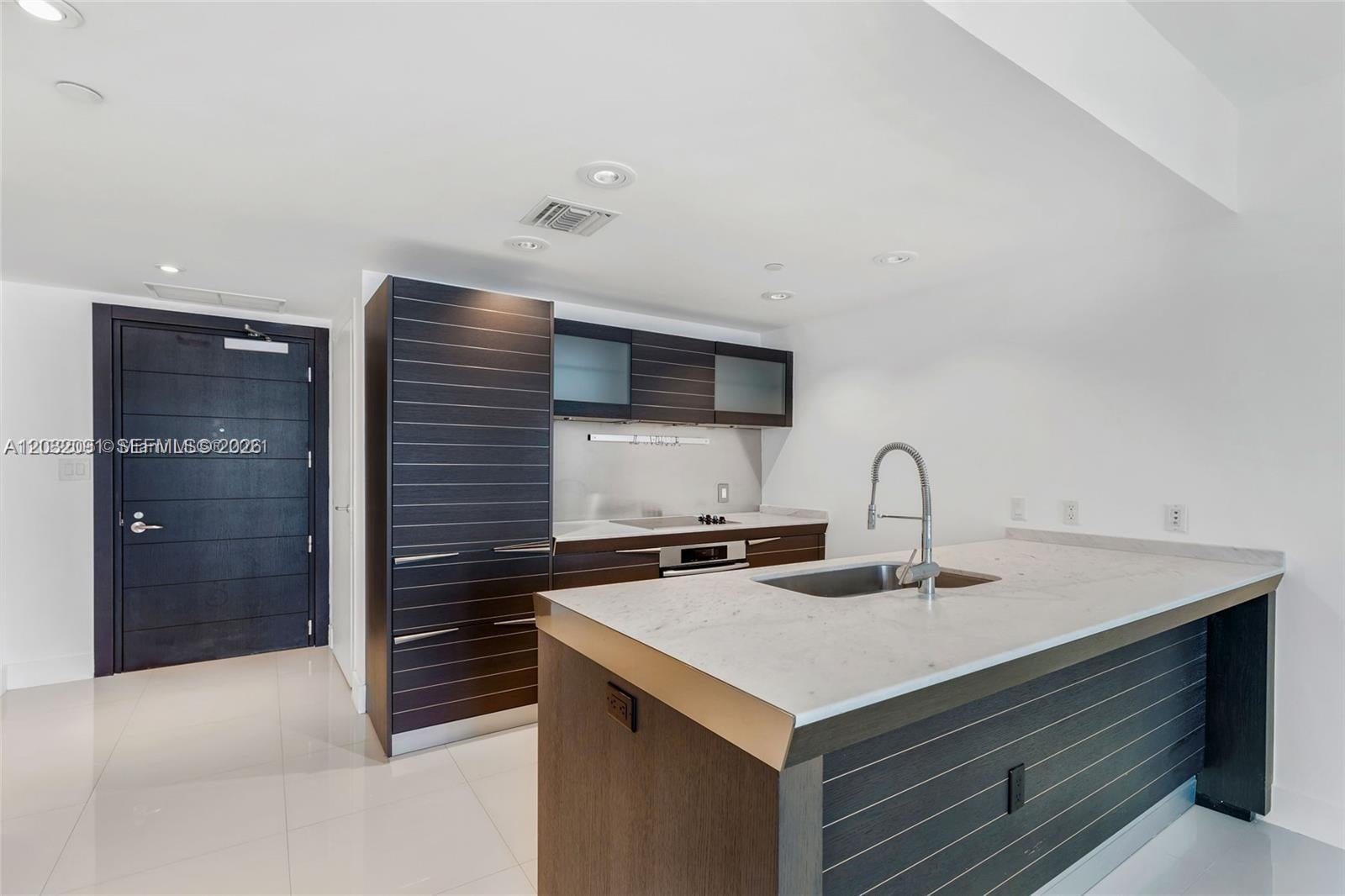 200 Biscayne Boulevard Way 3713 - Image 1