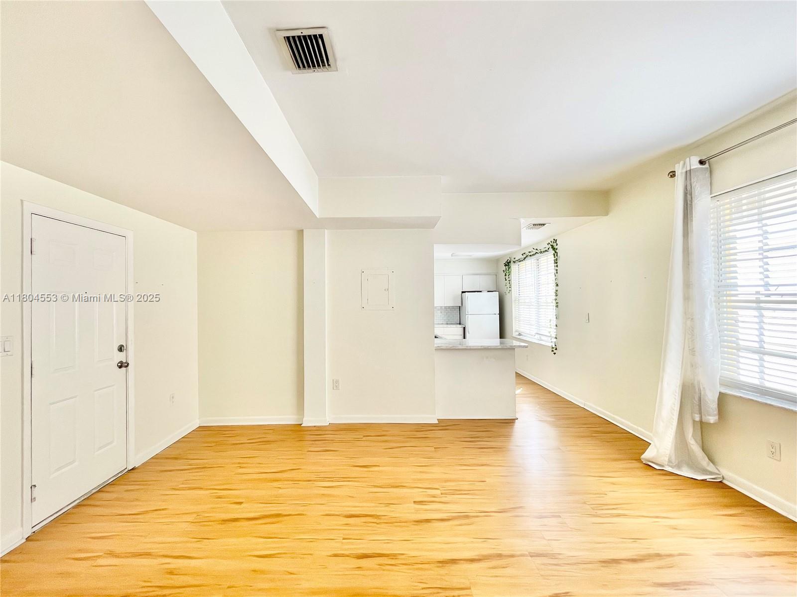 THE FLAMINGO CONDO - Residential