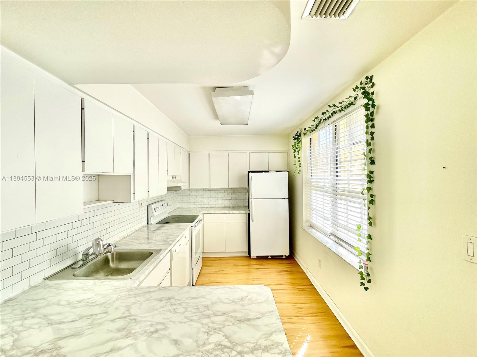 1051 Meridian Ave 1D