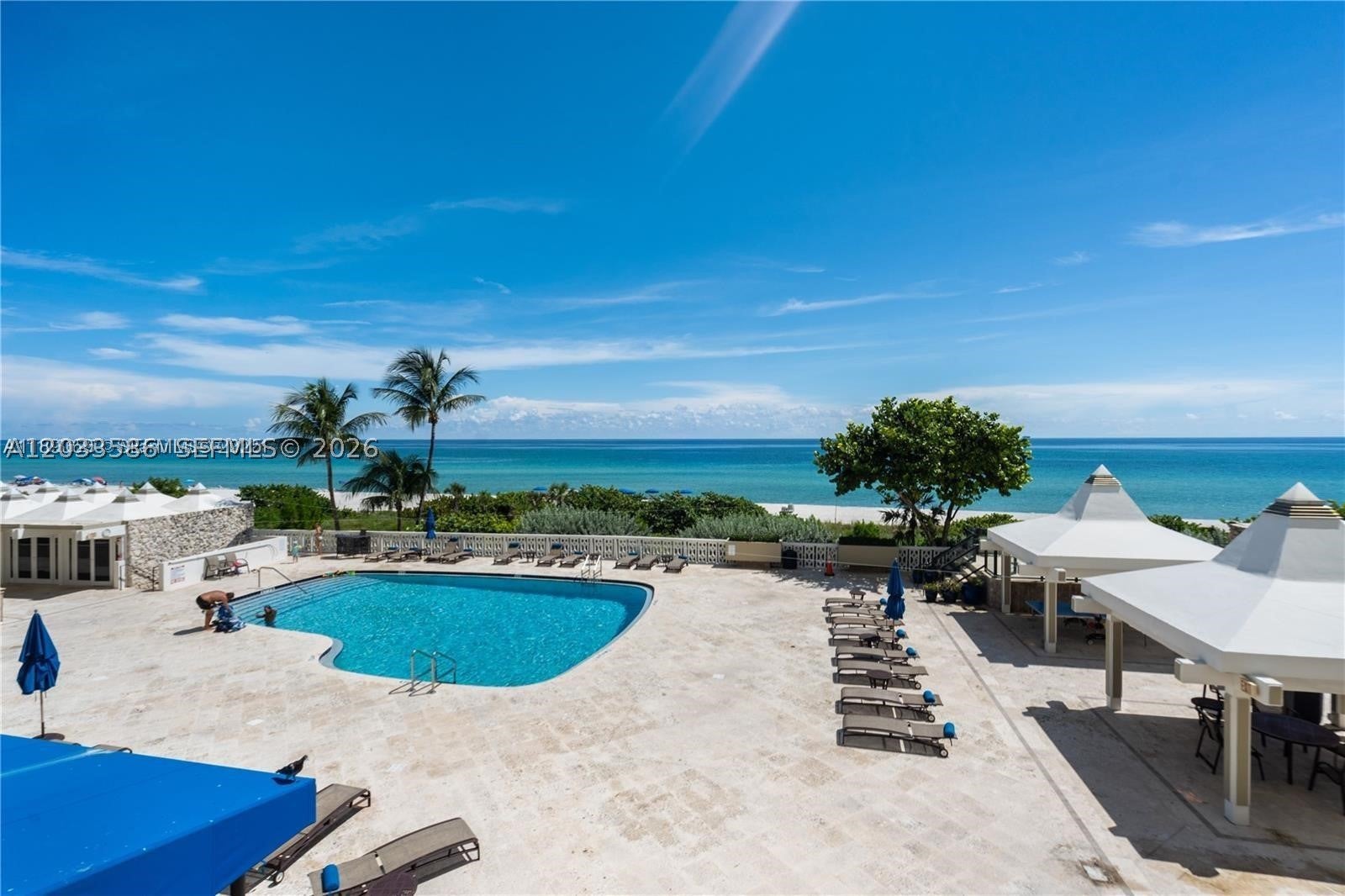 5555 Collins ave 9V
