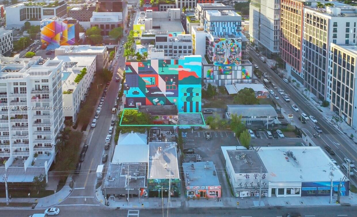 29 NW 28th St