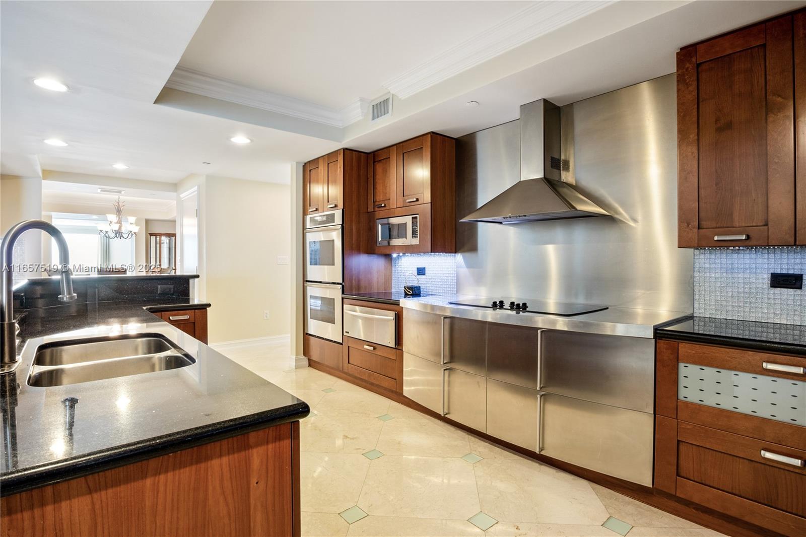 THE PENINSULA CONDO - Residential