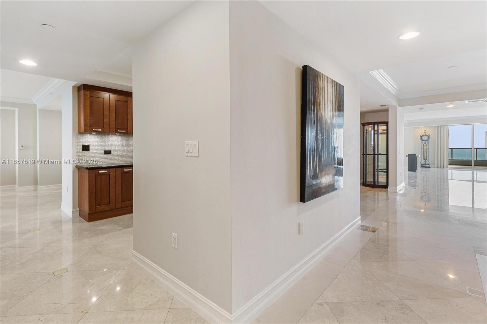 THE PENINSULA CONDO - Residential